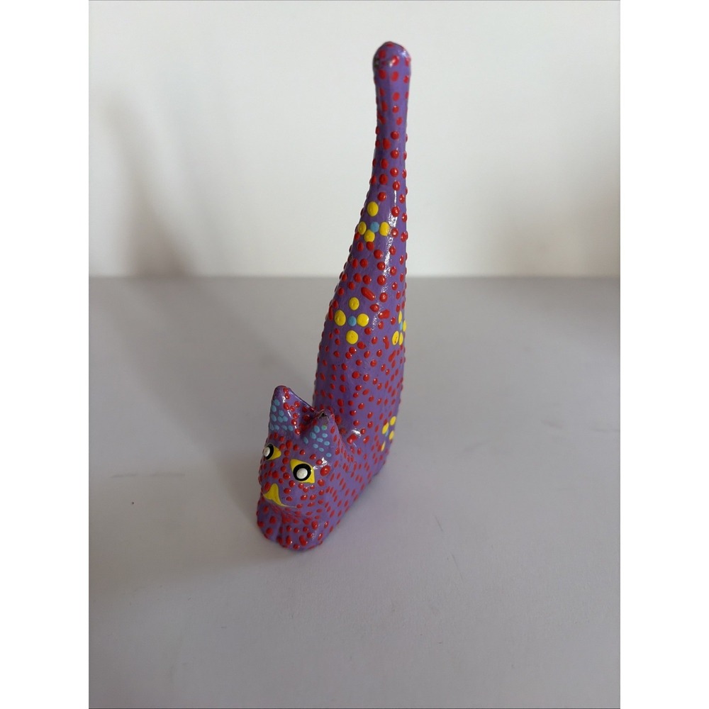 Handcarved/Handpainted Wooden Cat/Kitty/Kitten Sculpture-Figure‎ - Indonesia